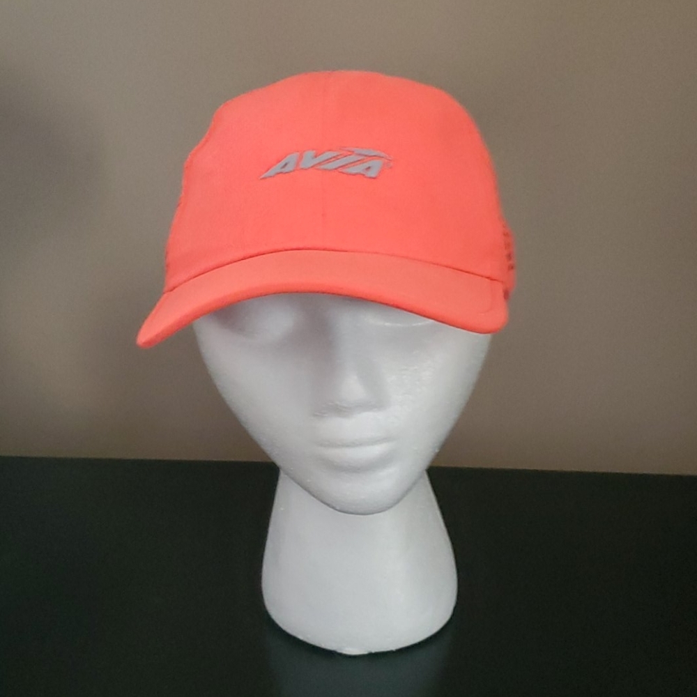 Avia Hat